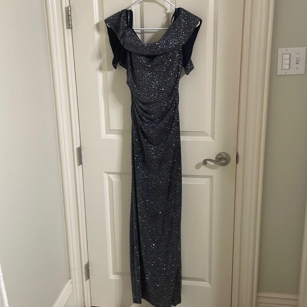 Pre-owned Xscape full length stretch gown black metallic